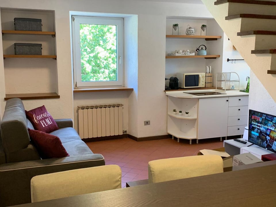 Kitchen or kitchenette, Living room, Dining area