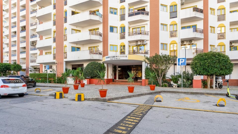 Property building, Street view