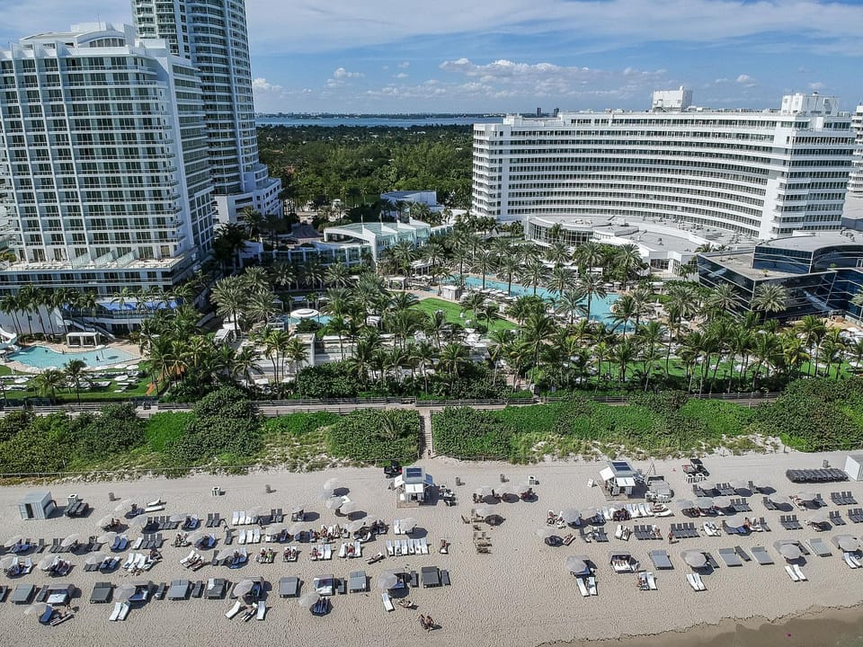 Property building, Bird's eye view, Beach