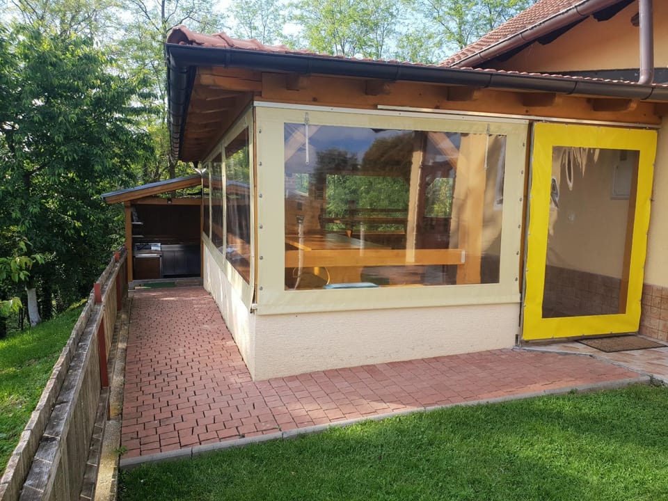 Ruralna kuća za odmor GOLUB House in Slovenia