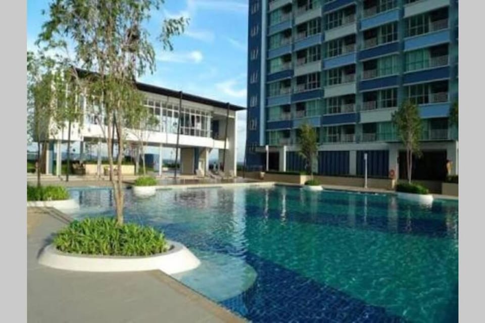 Stunning Seaview Suite Apartment in Pattaya City