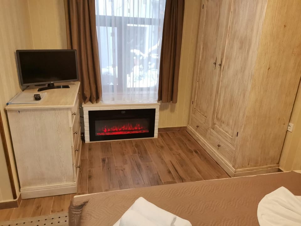 Property building, Bedroom, flat iron, wardrobe