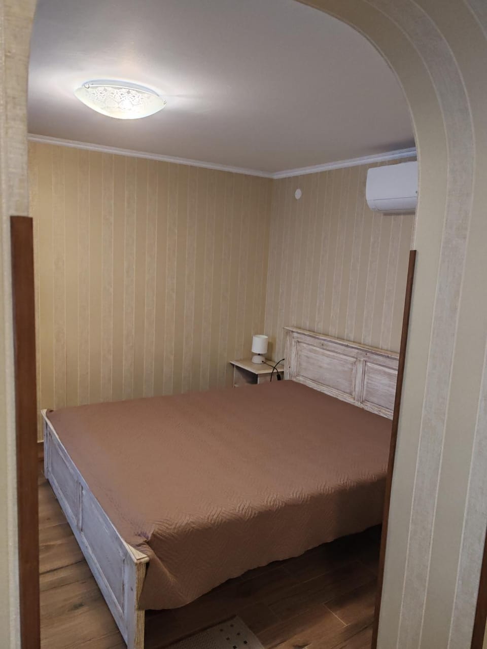 Photo of the whole room, Bedroom, air conditioner
