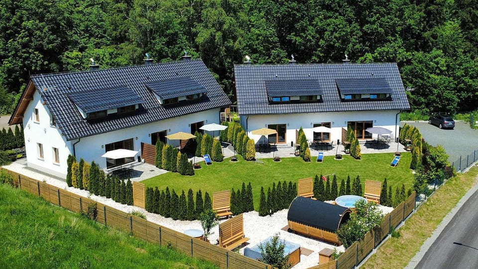 Widokowo - Domki z widokiem na Śnieżkę z Jacuzzi i Sauną Chalet in Lower Silesian Voivodeship