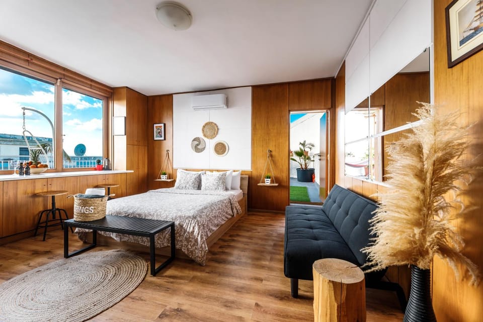 Studio With Seaview and Private Terrace Apartment in Thessaloniki
