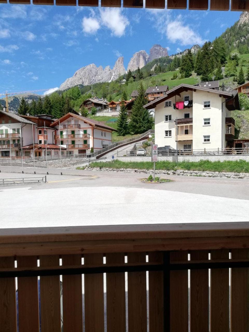 Neighbourhood, Balcony/Terrace, Mountain view