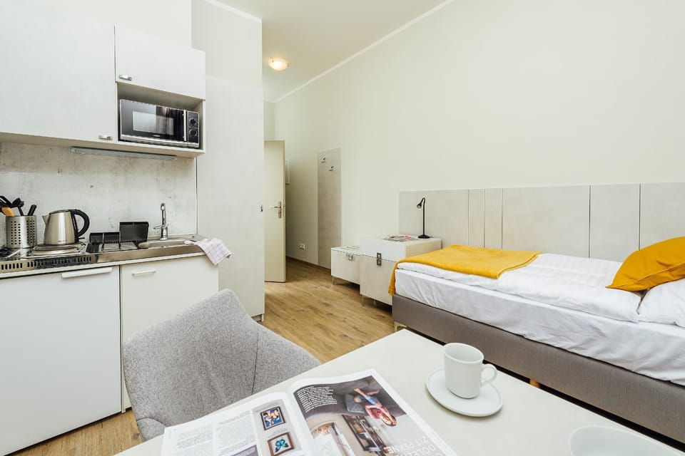 Coffee/tea facilities, Kitchen or kitchenette, Photo of the whole room, Bedroom, stove