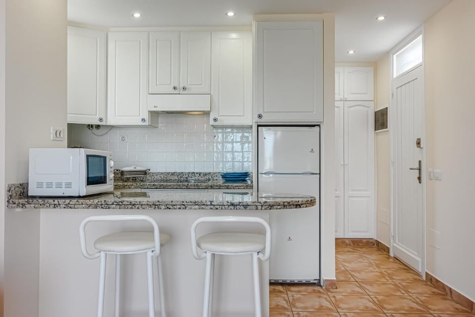 Kitchen or kitchenette, minibar, pet friendly, toaster