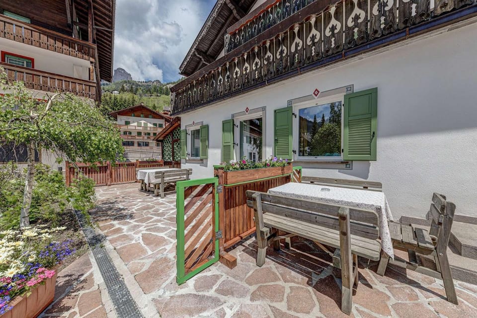 Property building, Balcony/Terrace