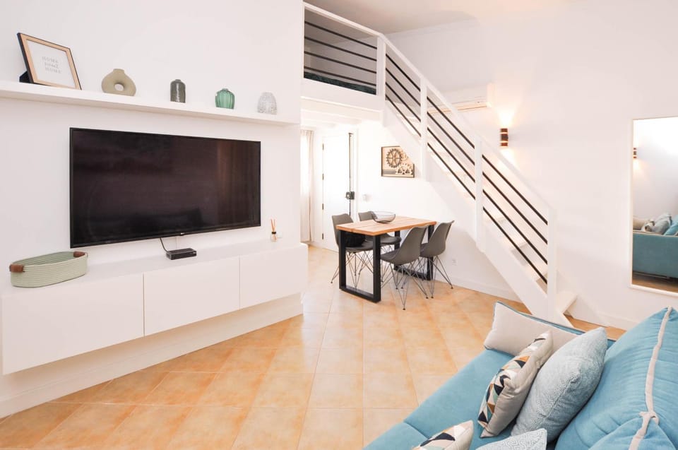 Communal lounge/ TV room, Living room