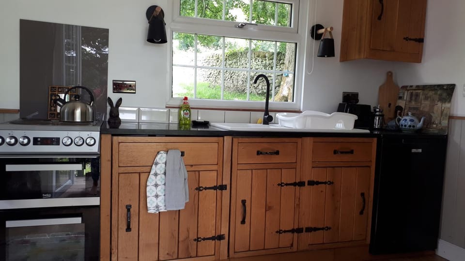 The Owl Hoot Farm Stay in Staffordshire Moorlands District