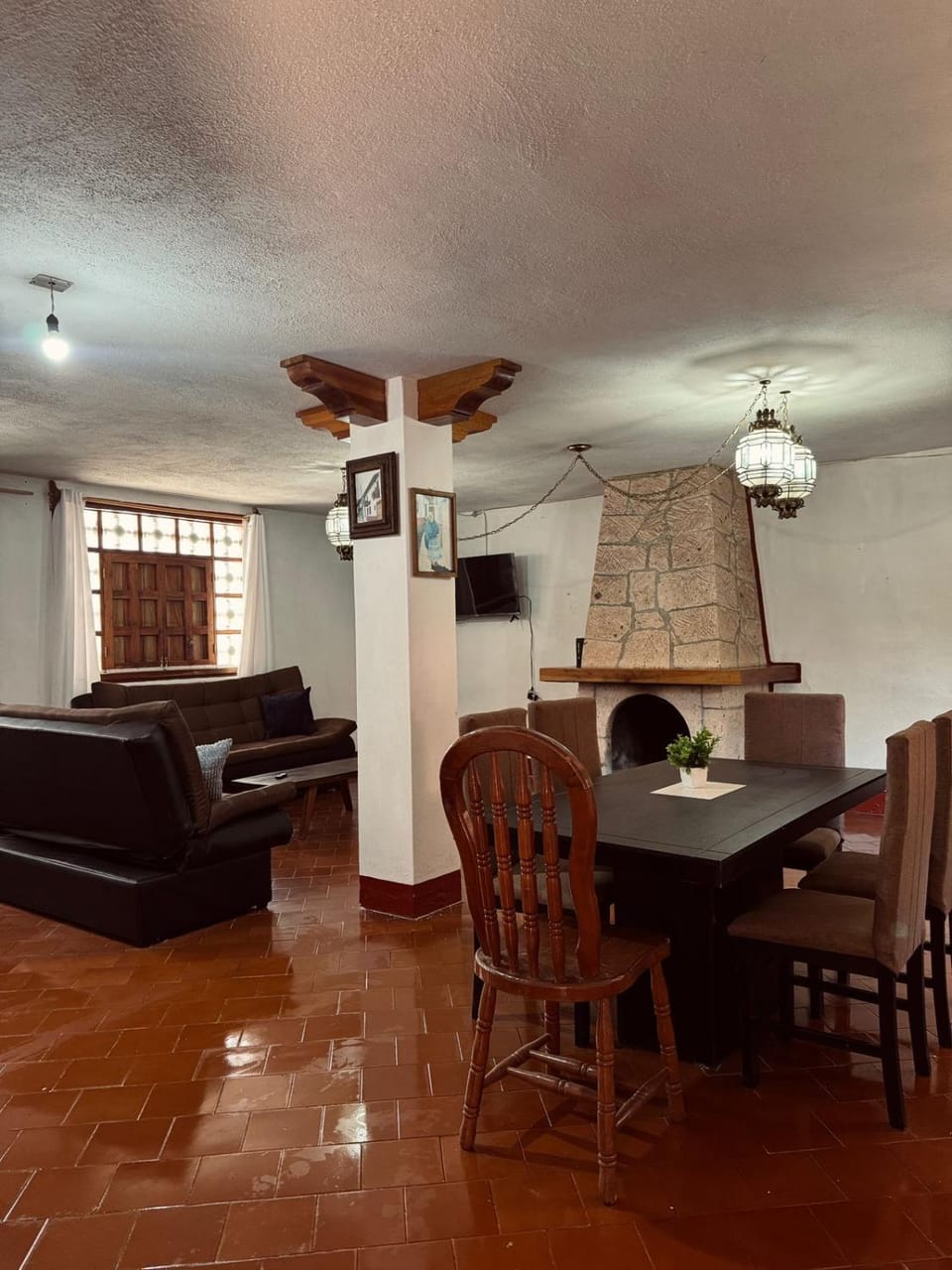 Communal lounge/ TV room