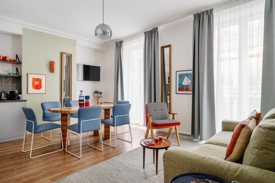 Living room, Seating area, Dining area