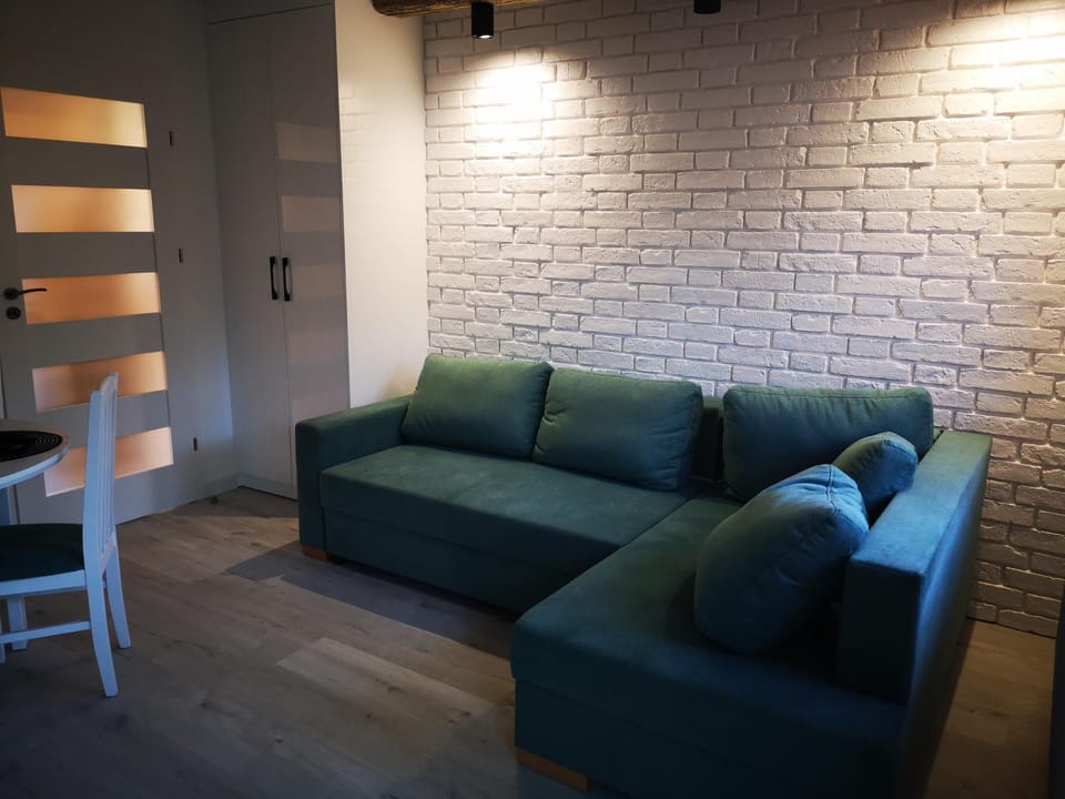 TV and multimedia, Living room, Seating area, cot