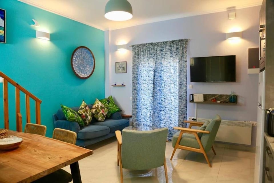 TV and multimedia, Living room, Seating area, Dining area, Evening entertainment