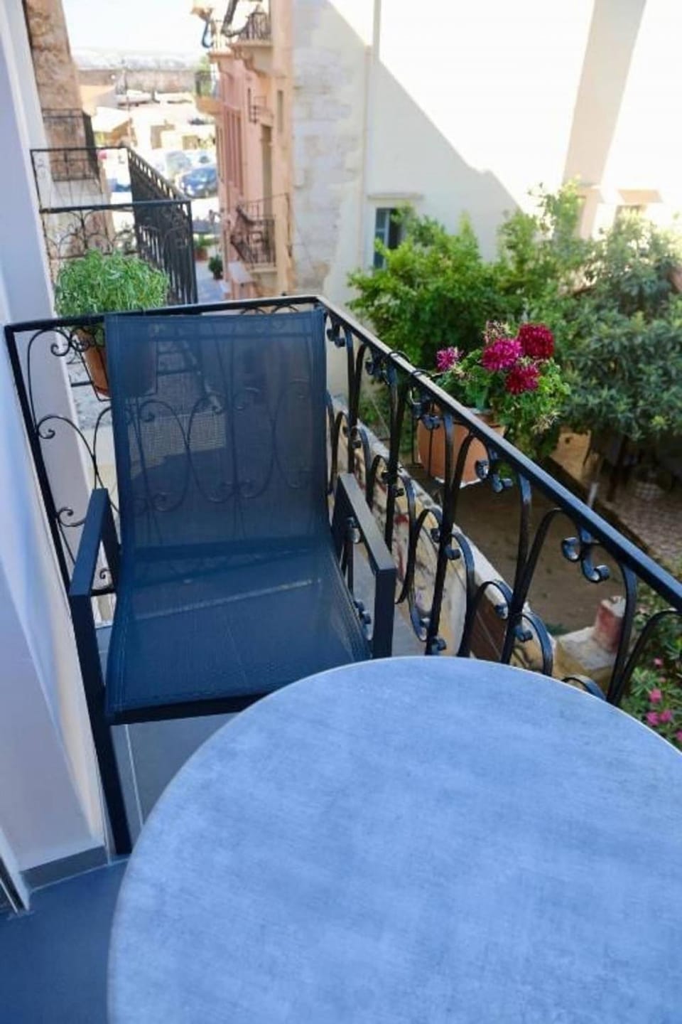 Patio, Day, Balcony/Terrace