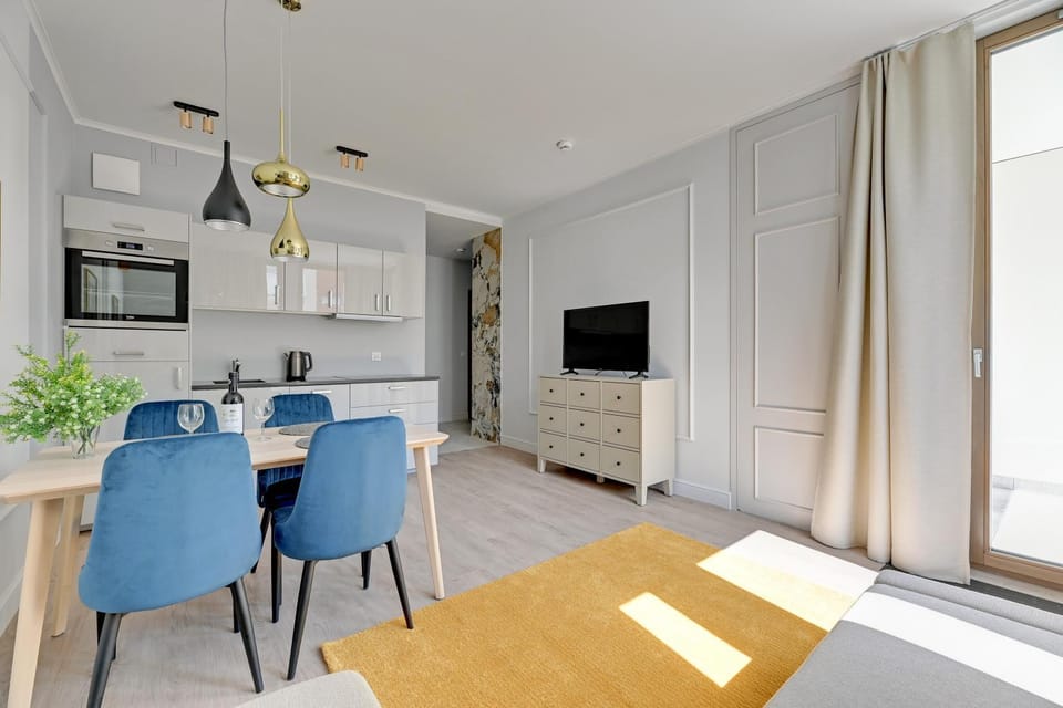 TV and multimedia, Living room, Dining area