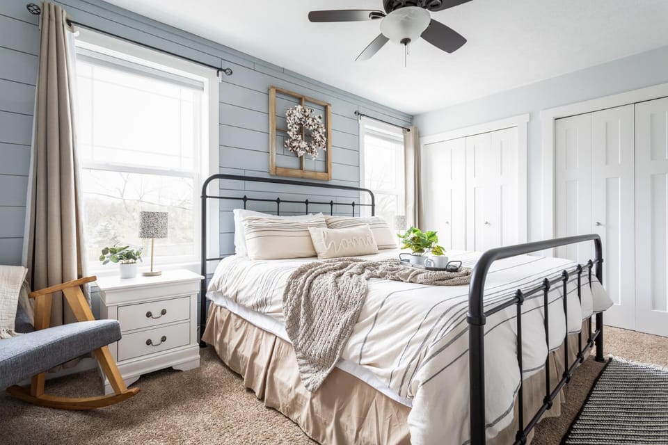 Bed, Bedroom, fireplace