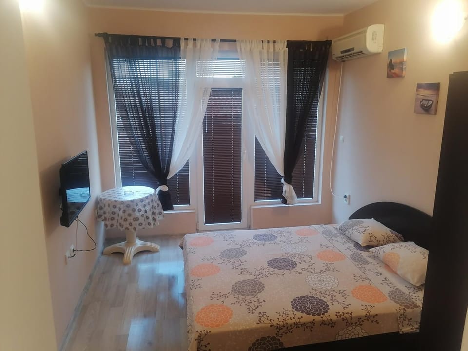 Къща за гости ЕЛИ Bed and Breakfast in Burgas Province
