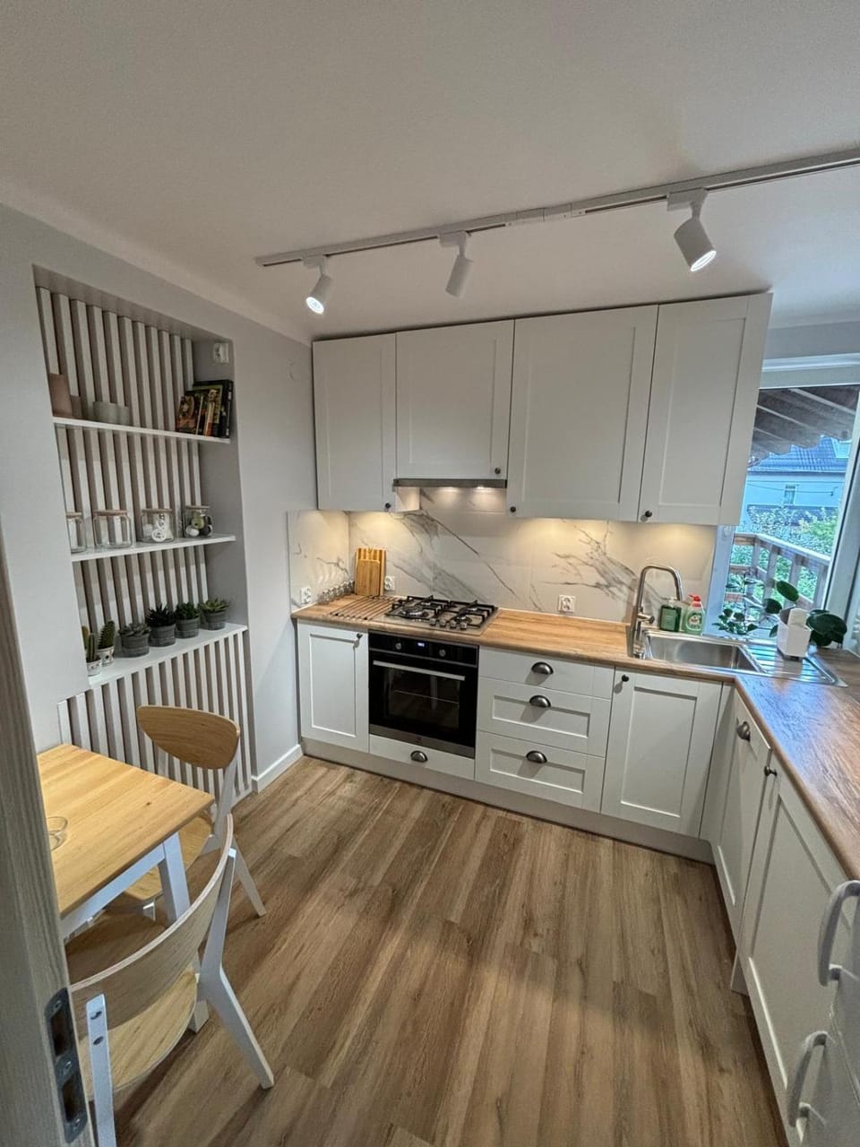 Kitchen or kitchenette, oven, kitchen, kitchen