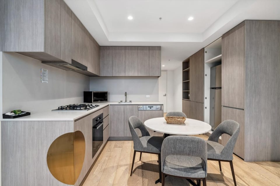 Kitchen or kitchenette, Dining area, dishwasher, stove