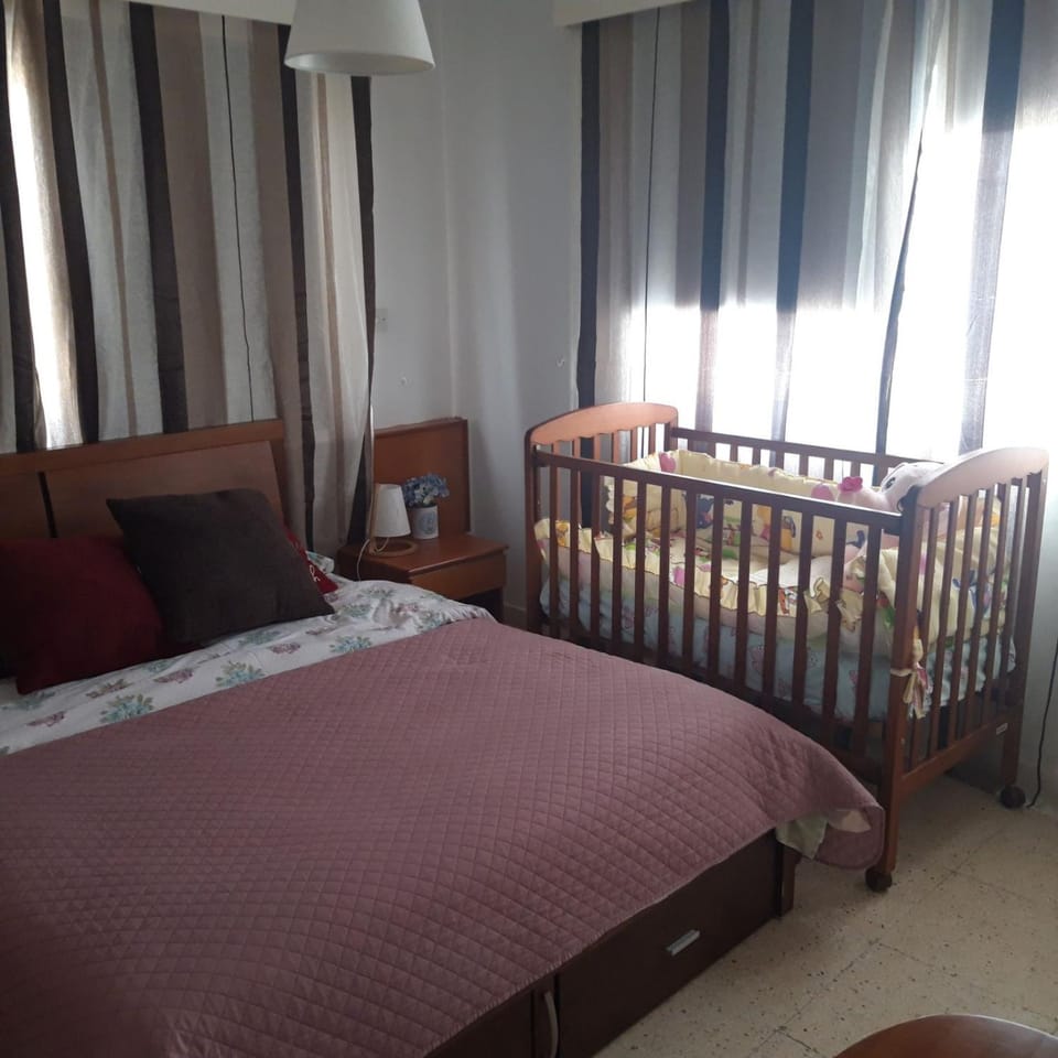 Bedroom, cot