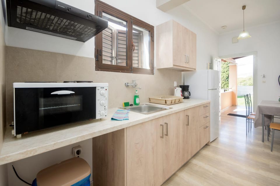 Kitchen or kitchenette, oven, stove