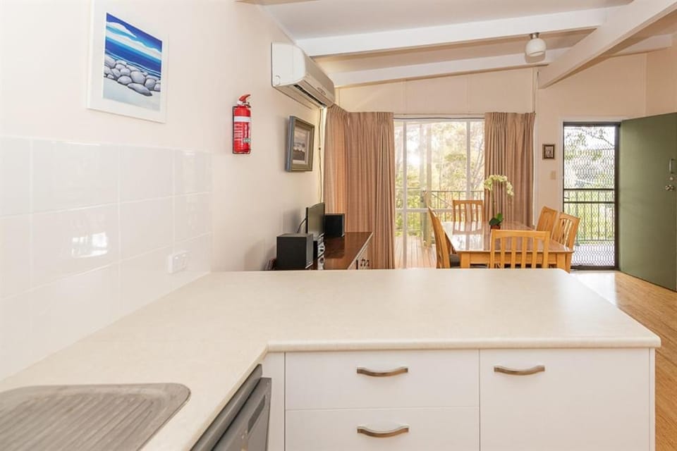 Seabreeze on Irene - Batehaven Pet friendly House in Batemans Bay