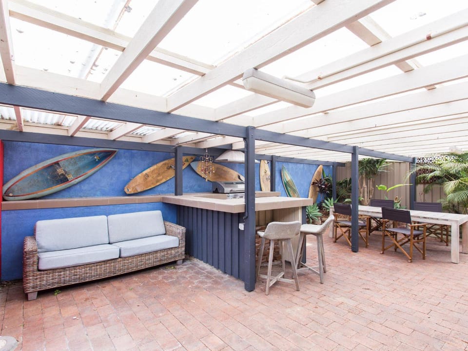 Patio, BBQ facilities, Seating area