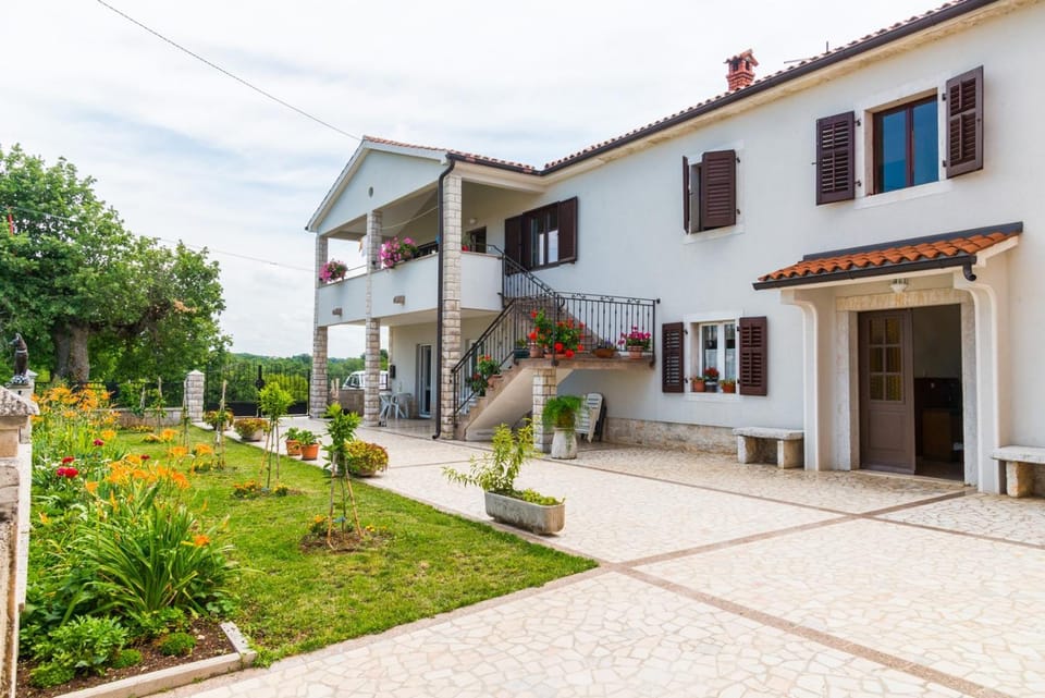 Property building, Day, Garden
