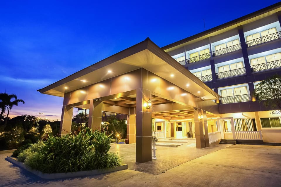 Swan Lake Hotel Sattahip Hotel in Chon Buri Changwat