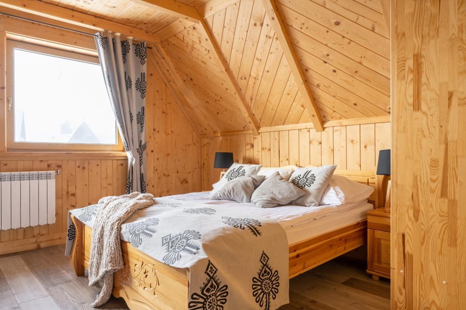 Bed, Photo of the whole room, Bedroom, internet, towels