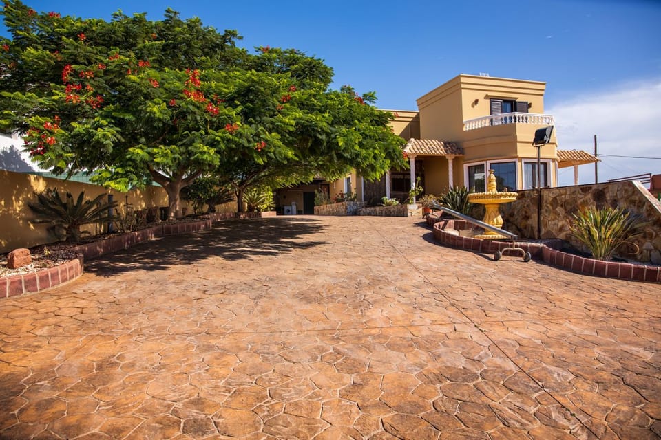 VILLA LAS CUEVAS Villa in Tías