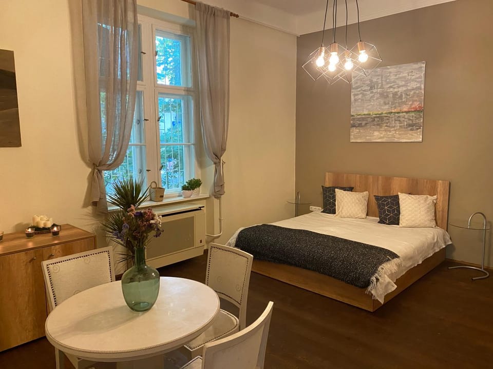 Living room, Photo of the whole room, Bedroom