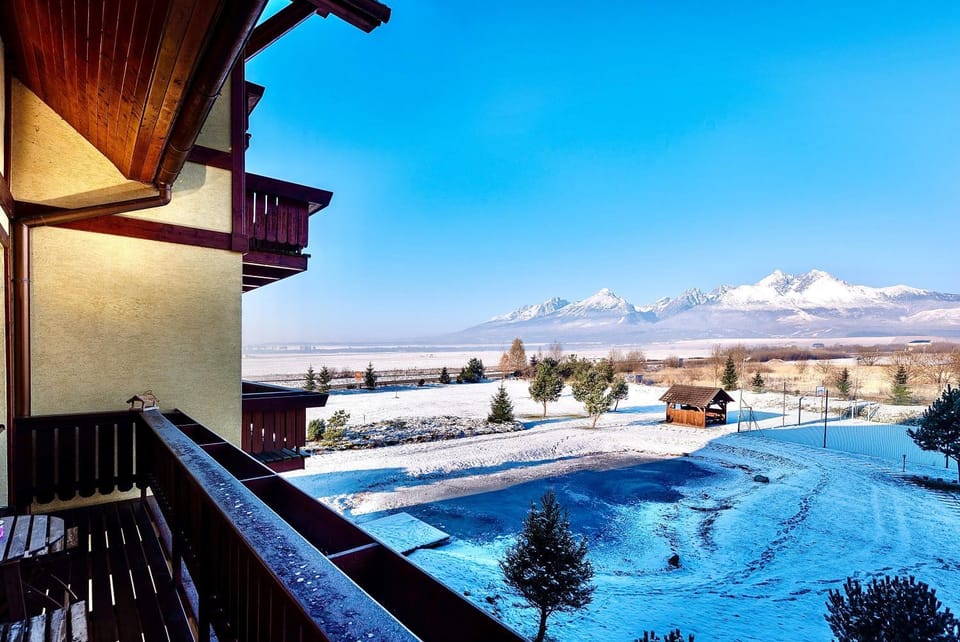 Winter, View (from property/room), Balcony/Terrace, Garden view, Lake view, Lake view, Mountain view, Mountain view, Inner courtyard view