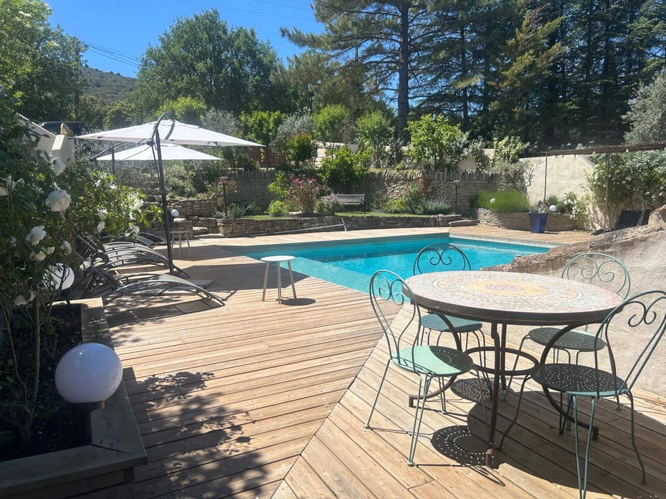 Le mas jasmins Bed and Breakfast in Lacoste
