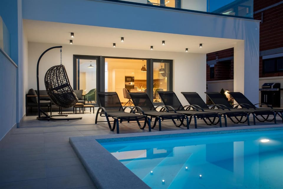 Balcony/Terrace, Swimming pool
