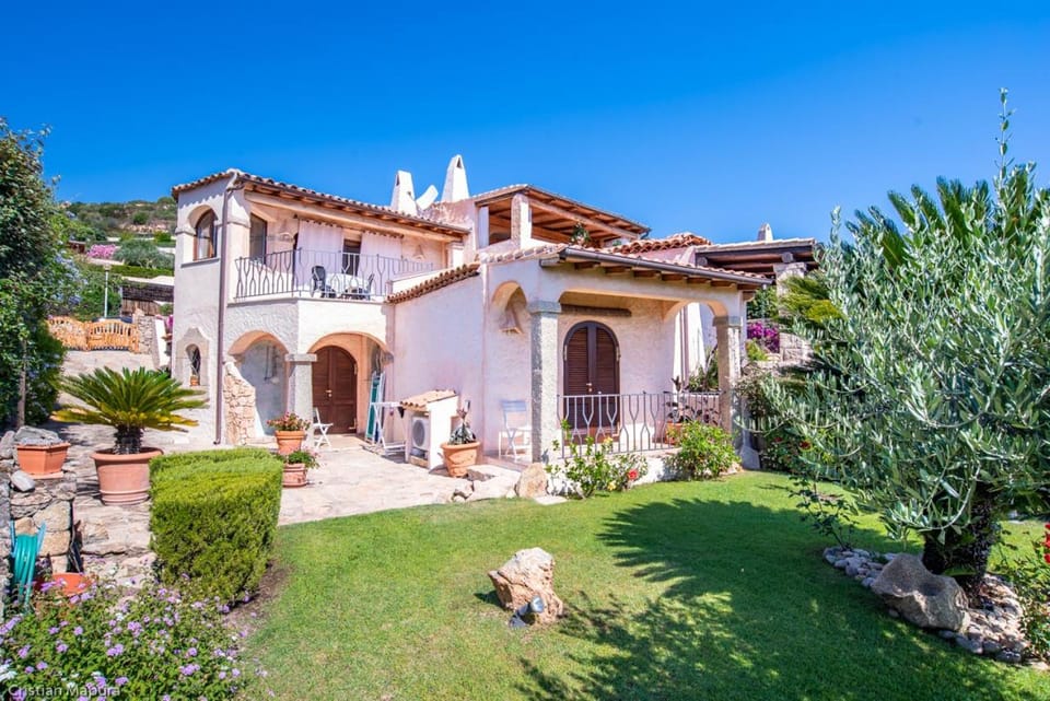 Property building, Spring, Day, Garden, Garden view