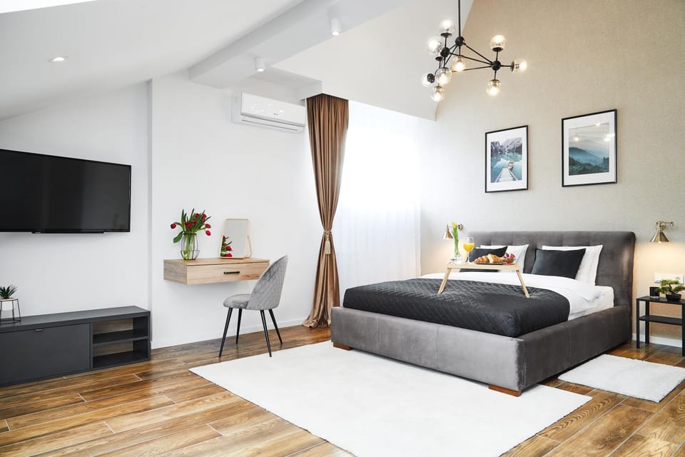 TV and multimedia, Photo of the whole room, Bedroom
