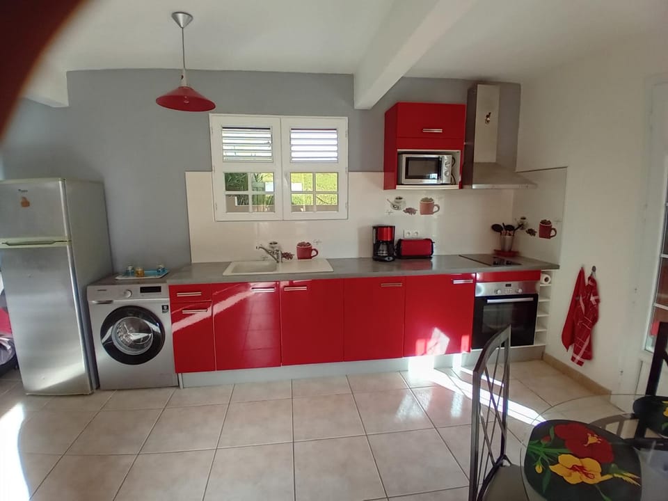 PIMENT ROUGE Possibilité repas Apartment in Martinique