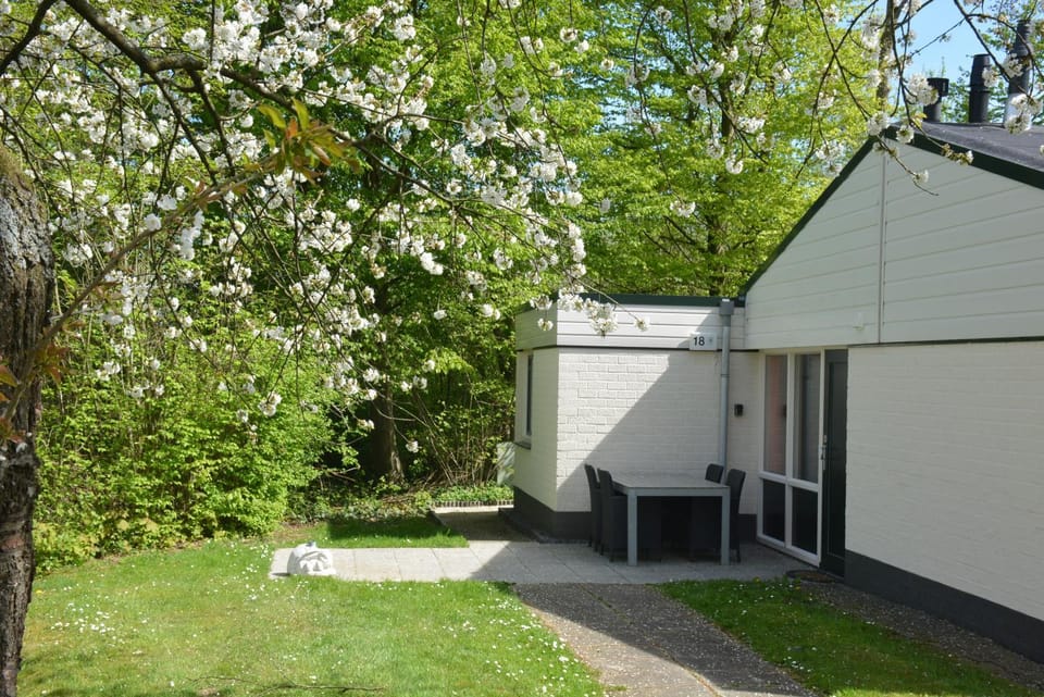 Facade/entrance, Balcony/Terrace