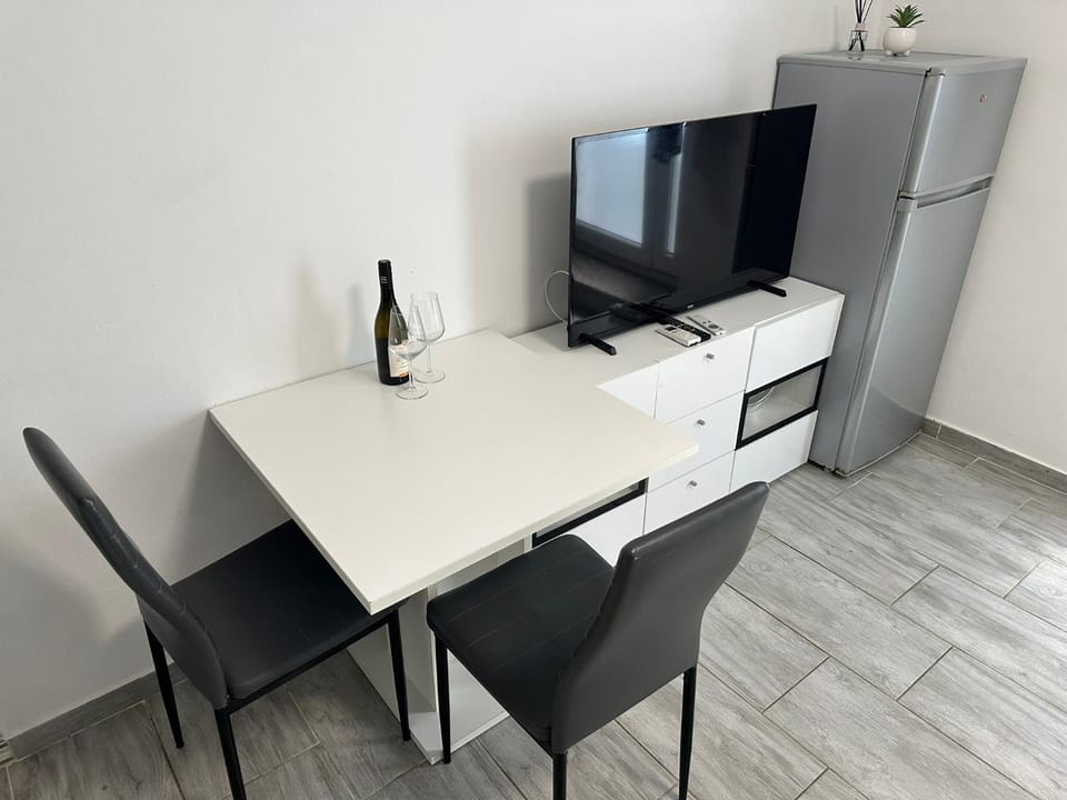 TV and multimedia, Dining area