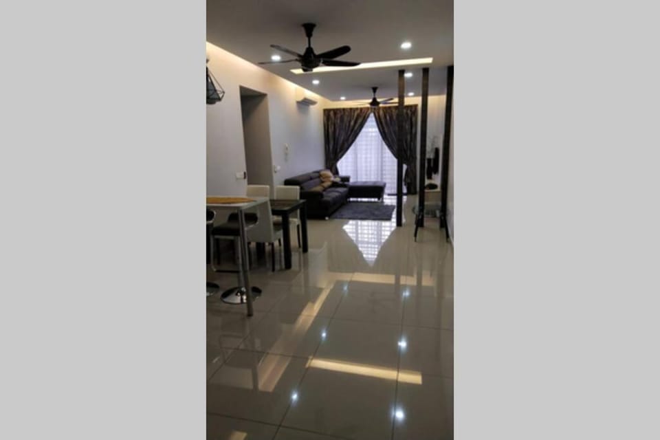 Selayang 18 Lovely 2R2B, 2Parking and Wi-Fi provided Apartment in Selangor, Malaysia