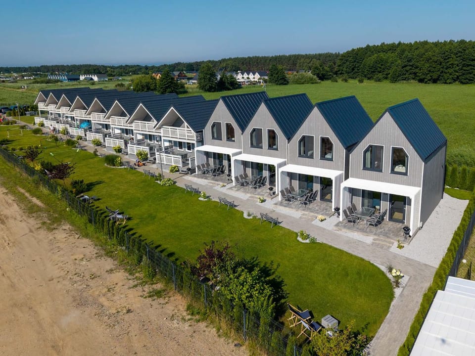 Property building, Day, Neighbourhood, Natural landscape, Bird's eye view, Street view