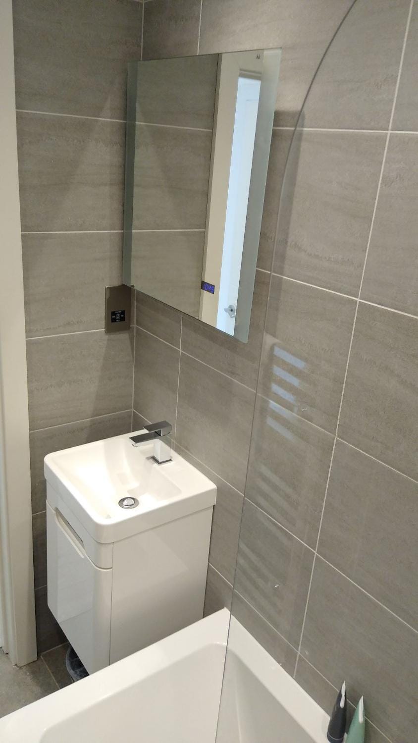 Modern 2 Bed Flat in Maida Hill near Kensal town in for up to 4 people - 9mins to tube station Apartment in City of Westminster