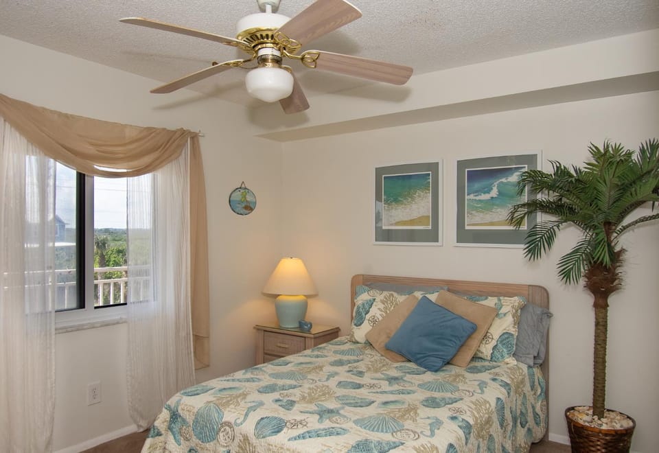 Sandpiper 305 by Ocean Properties House in Florida