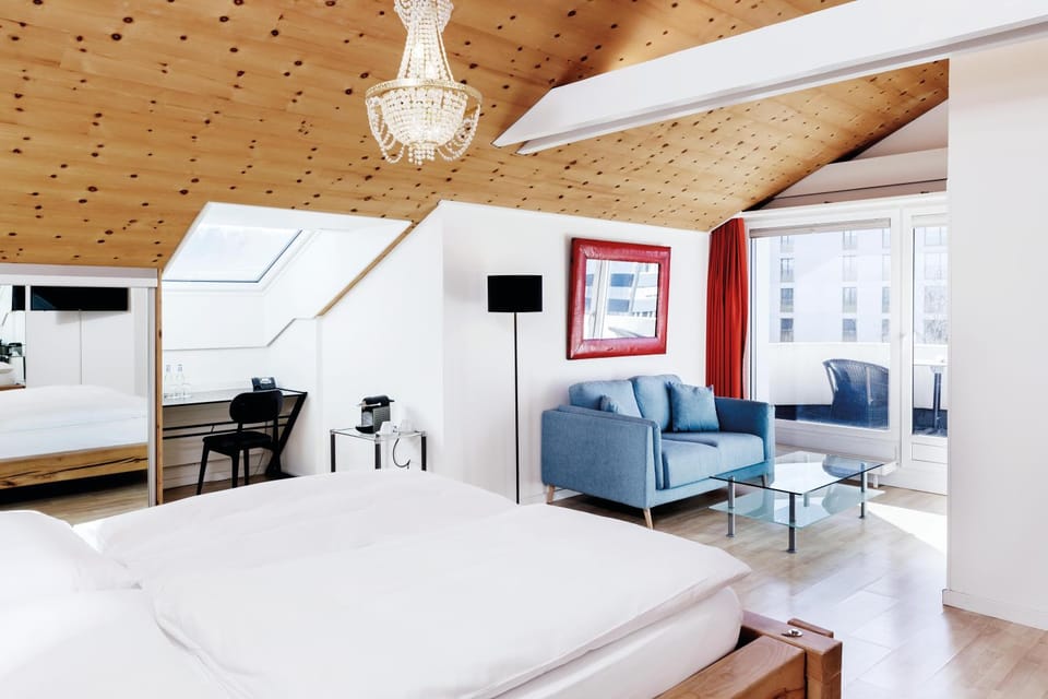 Bed, Photo of the whole room