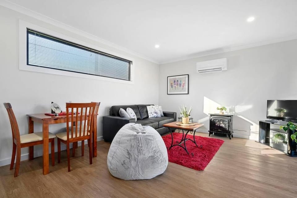 Zoo Villas : Villa Zebra - Central Wynyard Apartment in Wynyard