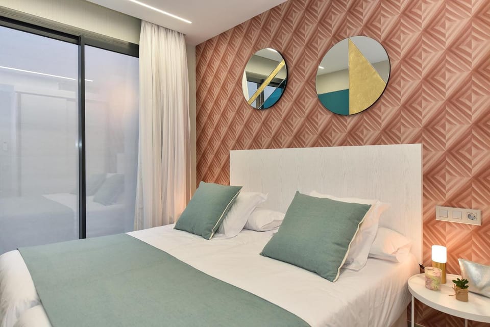 Bed, Photo of the whole room, Bedroom