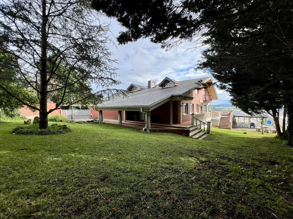 Property building, Day, Natural landscape, Garden